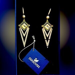 NWT SWAROVSKI limited edition Gatsby Pearl with Blue and Clear Crystal Earrings